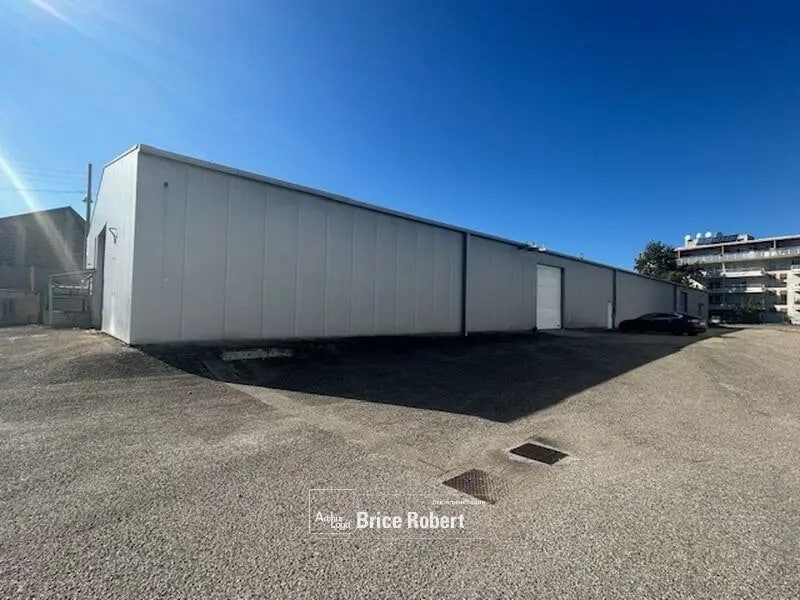 Office in Vénissieux for lease Building Photo- Image 1 of 5