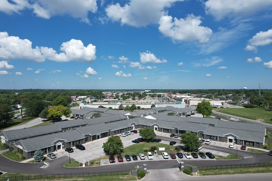 5610 Crawfordsville Rd, Indianapolis, IN for sale - Building Photo - Image 1 of 1