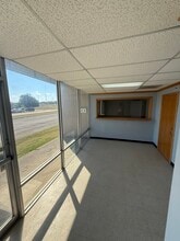 605 E Palace Pky, Grand Prairie, TX for lease Interior Photo- Image 2 of 9