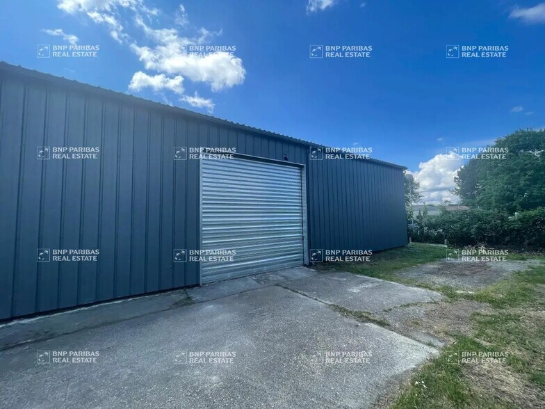 Flex in Gradignan for lease - Building Photo - Image 2 of 21