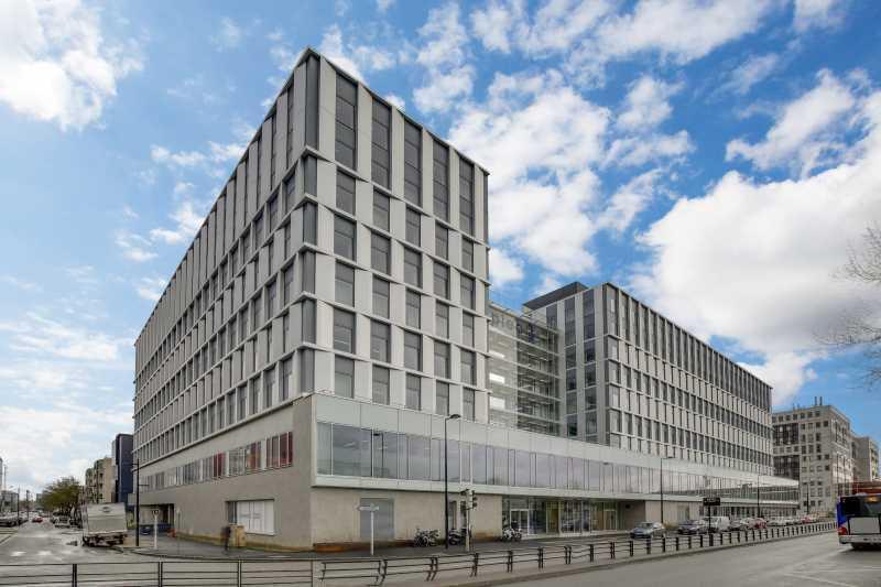 1 Rue Stephenson, Montigny-le-Bretonneux for lease Primary Photo- Image 1 of 4