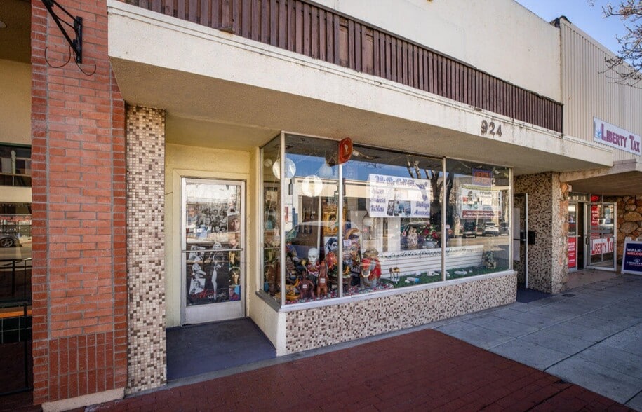 924 E Main St, Santa Paula, CA for sale - Building Photo - Image 2 of 7
