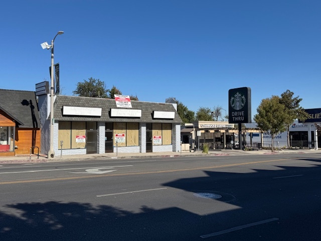 19445-19449 Ventura Blvd, Tarzana, CA for sale - Building Photo - Image 2 of 27