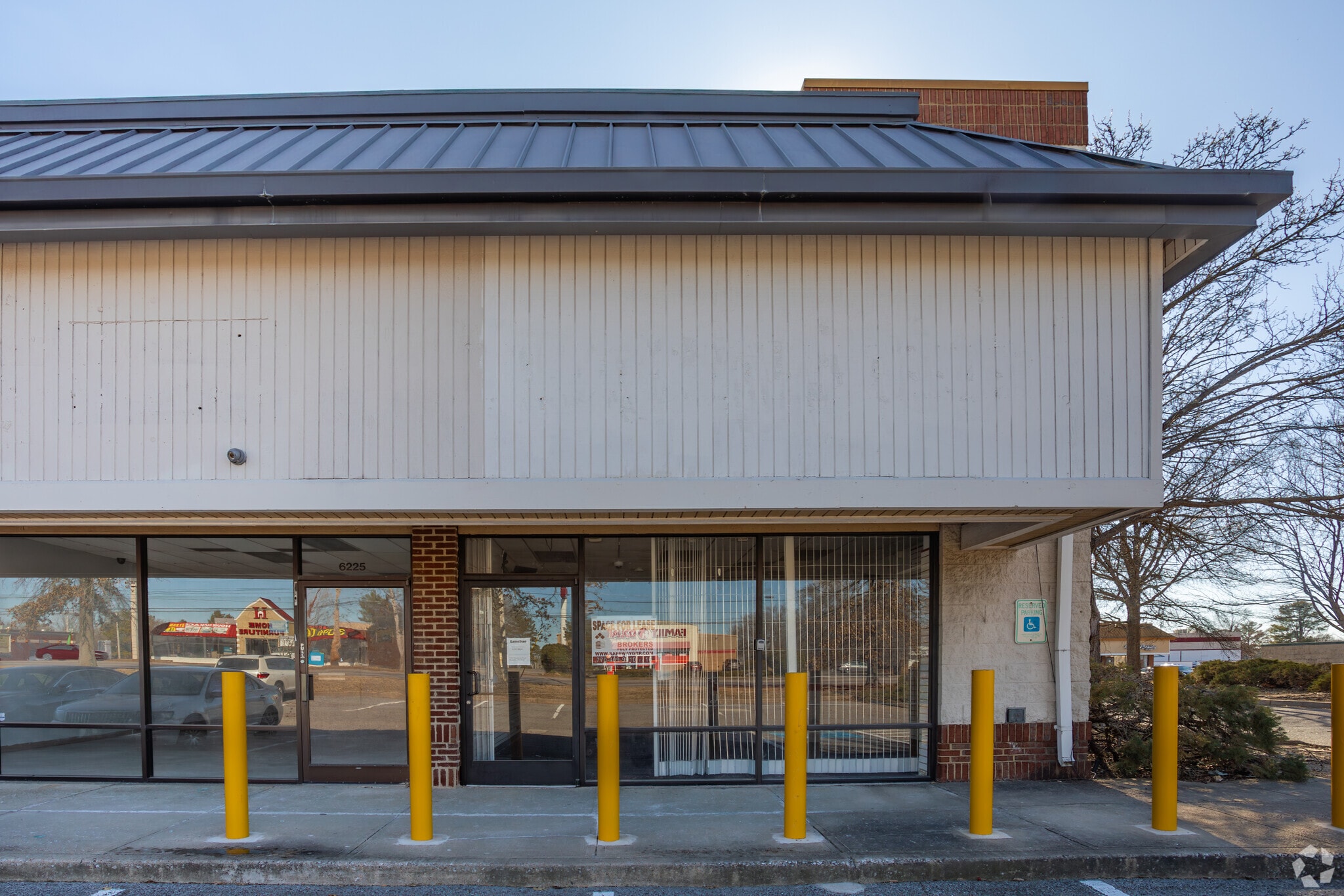 3692-3766 Ridgeway Rd, Memphis, TN for lease Building Photo- Image 1 of 4