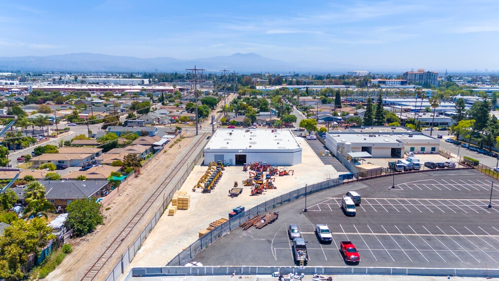 2602 Halladay St, Santa Ana, CA for sale - Building Photo - Image 3 of 18