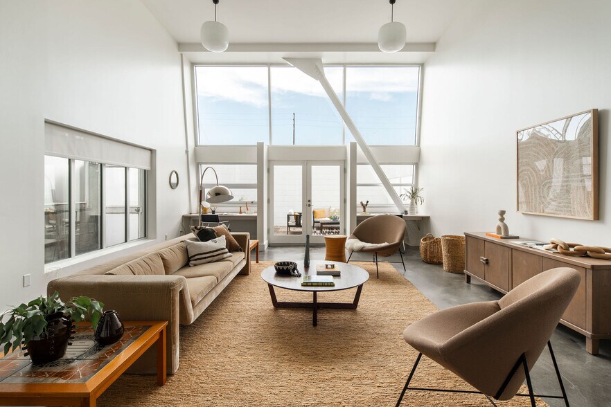 615 Hampton Dr, Venice, CA for sale - Interior Photo - Image 1 of 1