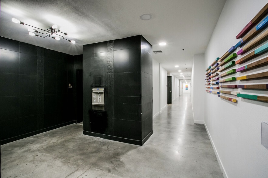 4245 S Grand Canyon Dr, Las Vegas, NV for lease - Interior Photo - Image 3 of 37