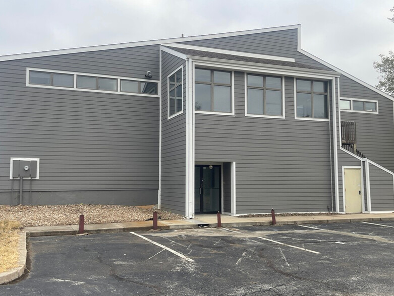 5907 Highgrove Rd, Grandview, MO for lease - Building Photo - Image 3 of 27