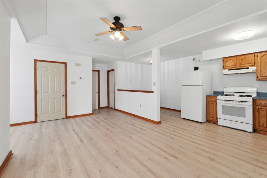 2855 E Thompson St, Philadelphia, PA for sale - Interior Photo - Image 2 of 52