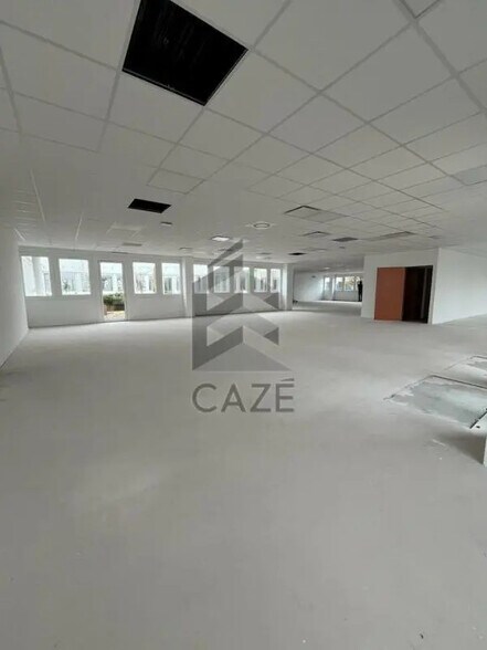 Office in Mérignac for lease - Building Photo - Image 1 of 13