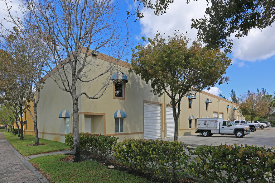 10840 NW 138th St, Hialeah, FL for lease - Building Photo - Image 3 of 20