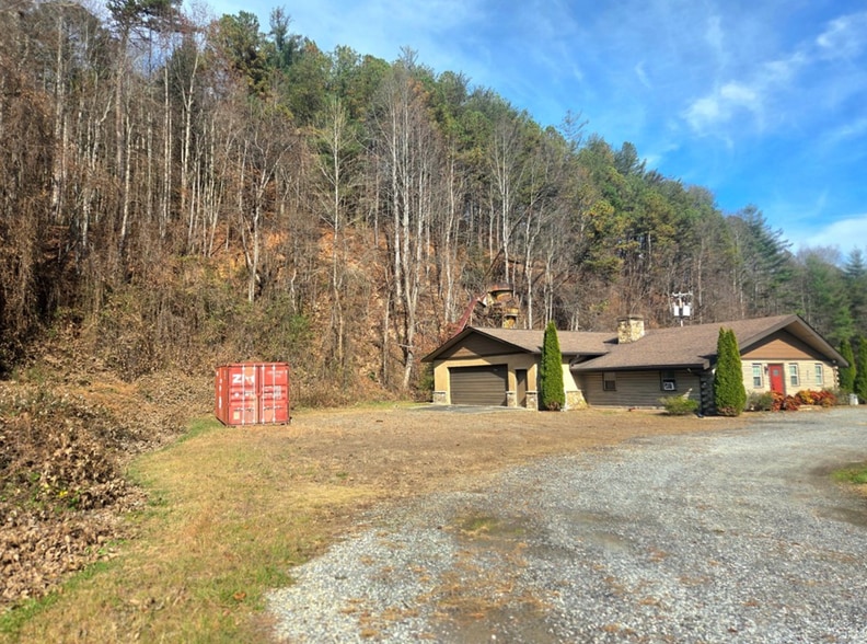 6785 Airport Rd, Andrews, NC for sale - Building Photo - Image 2 of 15