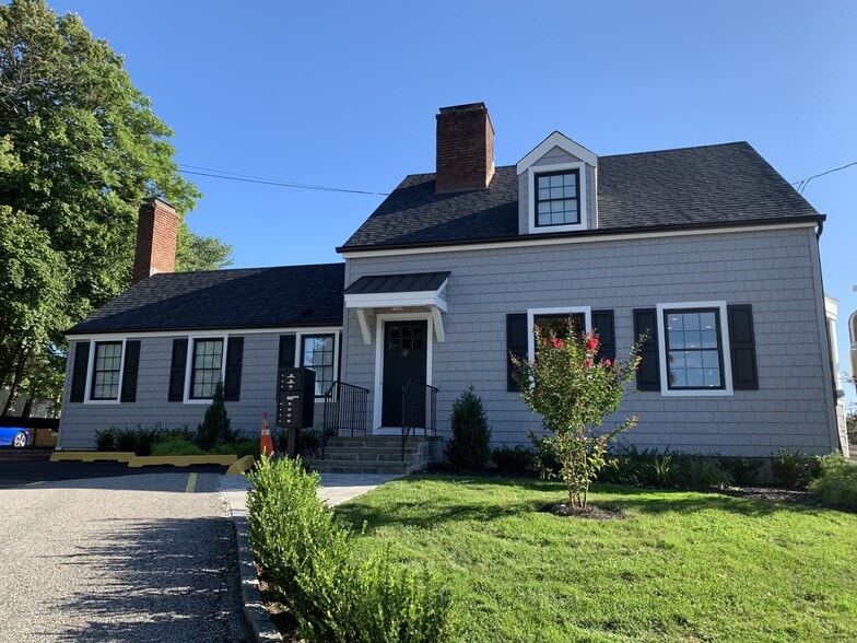 90 Glen Cove Rd, Greenvale, NY for sale - Building Photo - Image 1 of 1