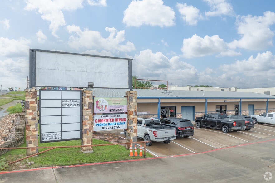 2602 Fort Worth Hwy, Weatherford, TX for lease - Building Photo - Image 3 of 20