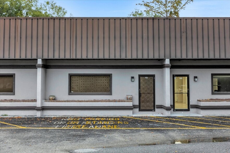 2005 Tree Fork Ln, Longwood, FL for sale - Building Photo - Image 2 of 3