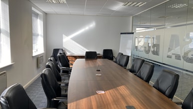 Field Ln, Doncaster for lease Interior Photo- Image 2 of 4