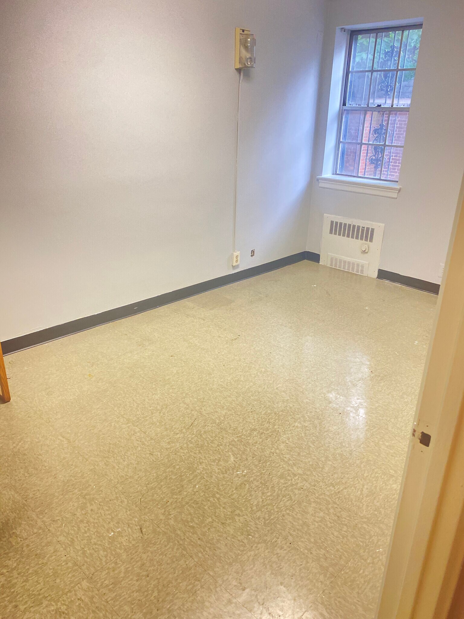 3601 Greenway, Baltimore, MD 21218 Carrollton Condominiums