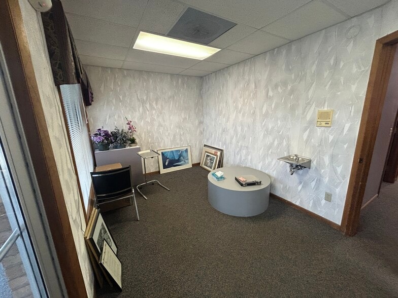 455 E Grand River Ave, Brighton, MI for lease - Interior Photo - Image 3 of 21