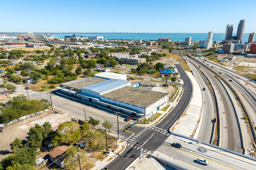 900 N Staples St, Corpus Christi, TX for lease - Building Photo - Image 1 of 21