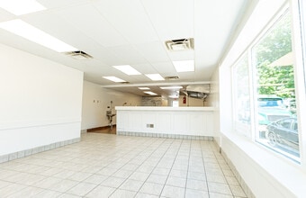 317 Chestnut St, Needham, MA for sale Interior Photo- Image 2 of 7