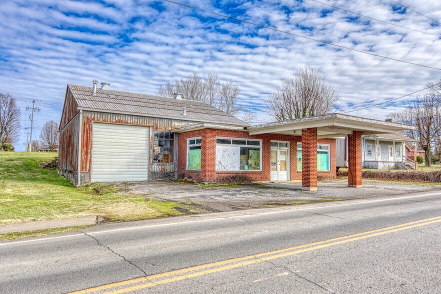 2457 Old Green Brier Pike -1, Greenbrier, TN for sale - Primary Photo - Image 1 of 1