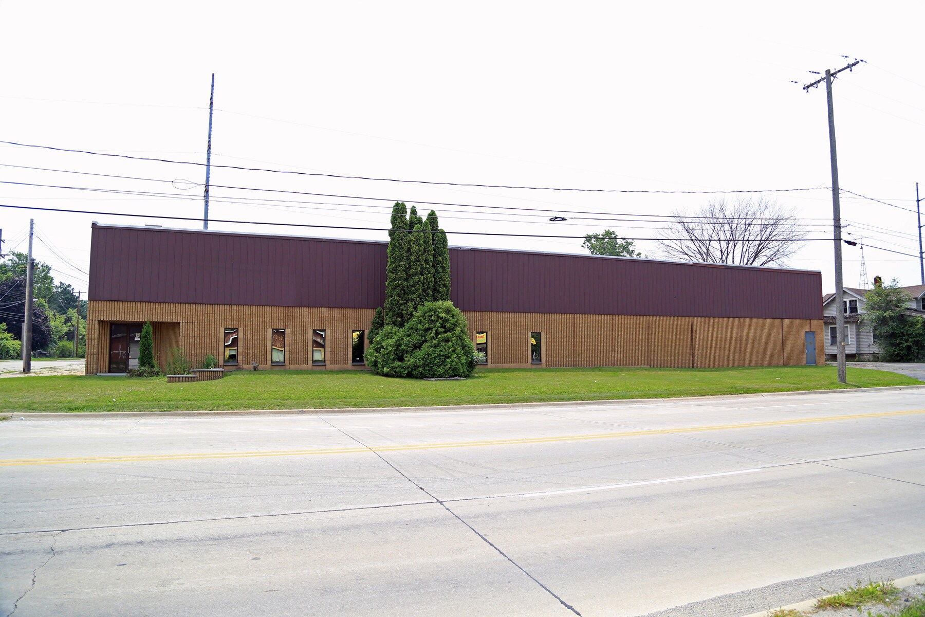 3035 W Pasadena Ave, Flint, MI for sale Primary Photo- Image 1 of 1