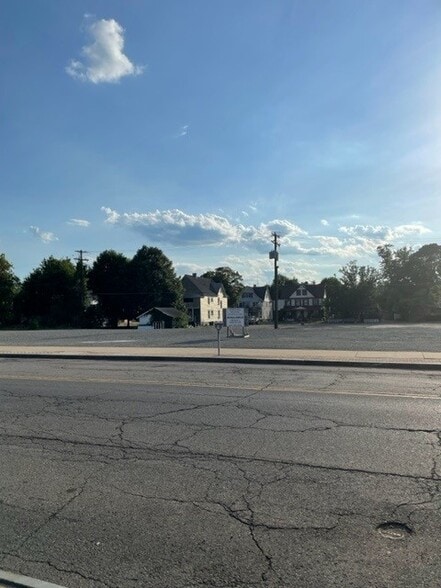 210 Washington Ave, Endicott, NY for sale - Building Photo - Image 2 of 3