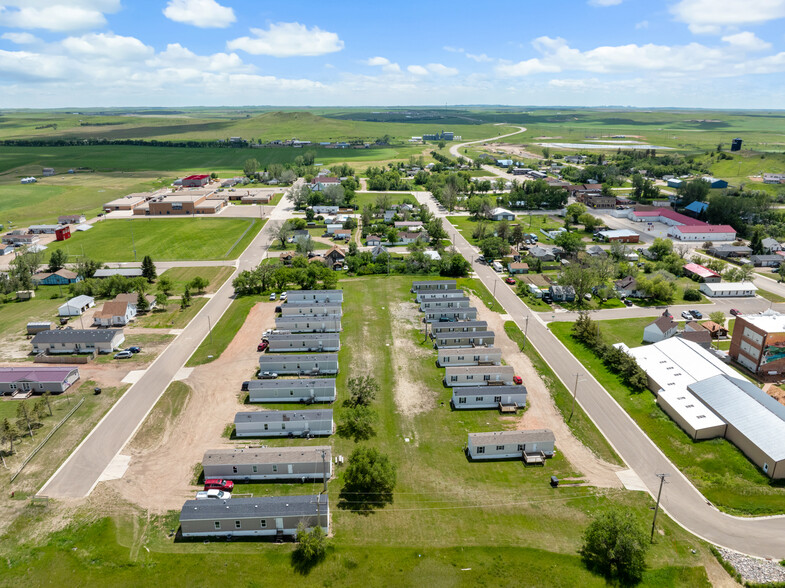 302 Delaney St, Alexander, ND for sale - Primary Photo - Image 1 of 9