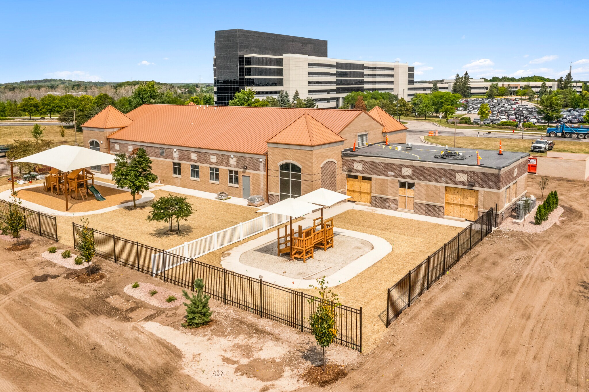 N56 W16949 Ridgewood Dr, Menomonee Falls, WI for sale Building Photo- Image 1 of 11