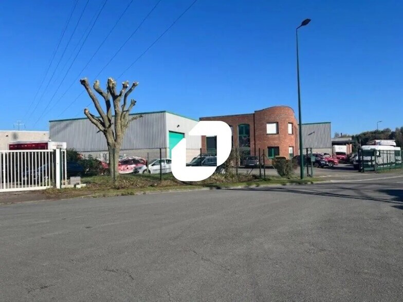 Office in Bondues for lease - Building Photo - Image 2 of 16