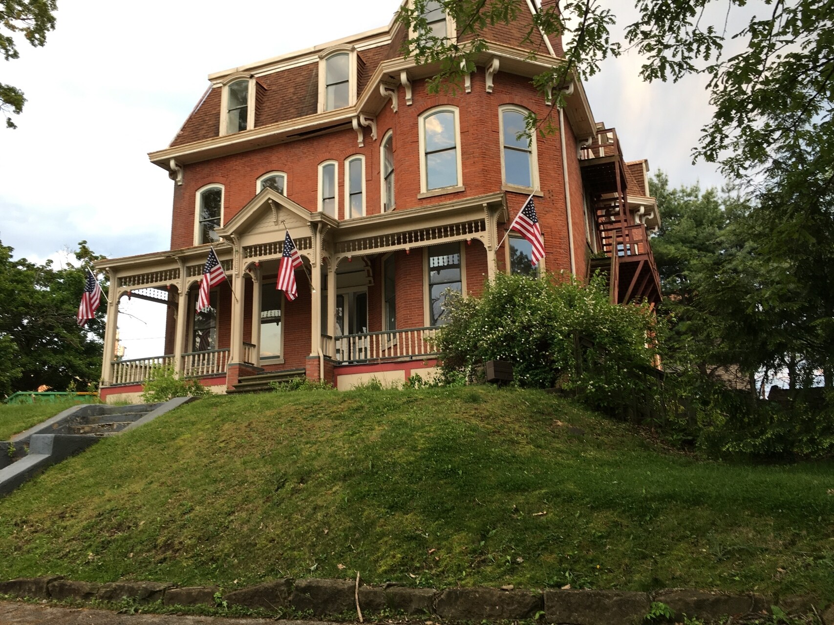 328 Highland Ave, New Castle, PA for sale Primary Photo- Image 1 of 1