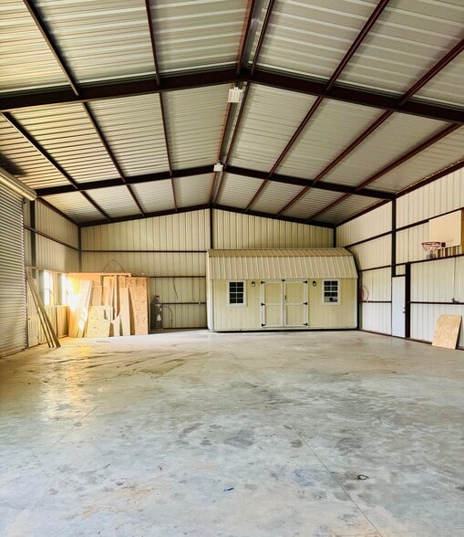 12500 US-183 Hwy, Luling, TX for lease - Building Photo - Image 3 of 13