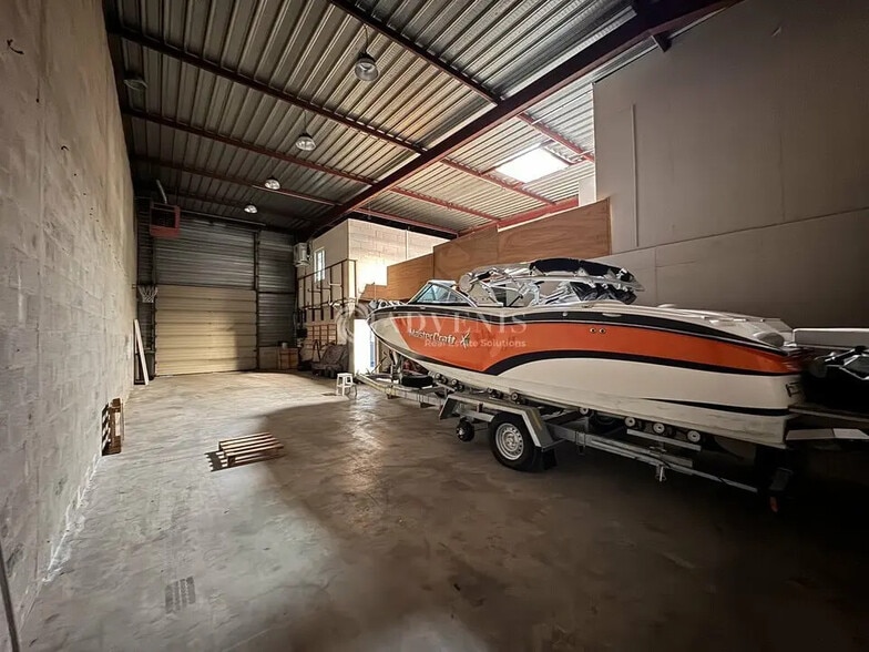 Flex in Gretz-Armainvilliers for lease - Interior Photo - Image 2 of 6