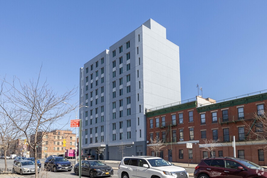 1860 Eastern Pky, Brooklyn, NY for lease - Building Photo - Image 2 of 5