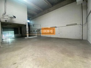 Flex in Valenton for lease Interior Photo- Image 1 of 4