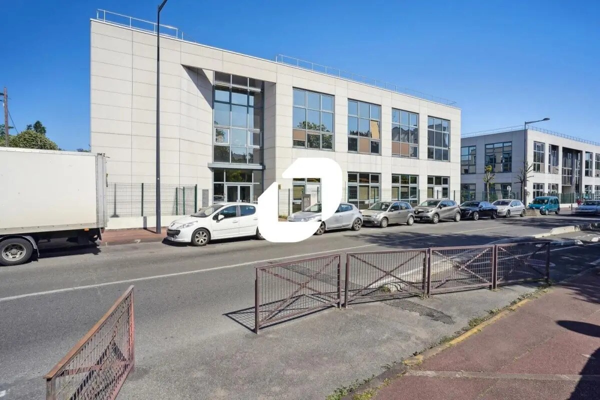 Office in Fontenay-sous-Bois for lease Building Photo- Image 1 of 17