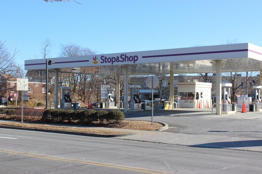 705 Villa Ave, Fairfield, CT for sale - Building Photo - Image 1 of 1
