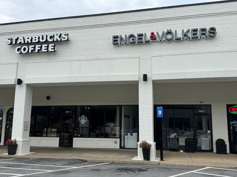 6681 NE Roswell Rd, Atlanta, GA for lease - Building Photo - Image 1 of 16