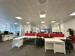 400 Capability Green, Luton for lease Interior Photo- Image 1 of 4