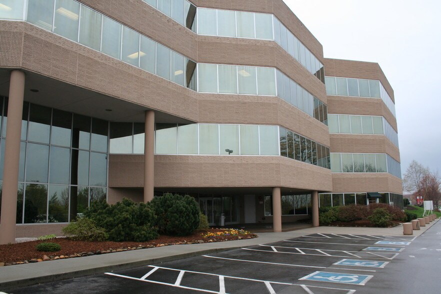 412 N Cedar Bluff Rd, Knoxville, TN 37923 Office for Lease