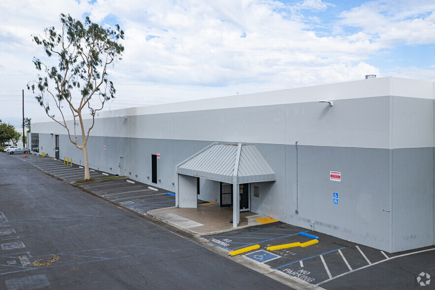 450 W Apra St, Compton, CA for lease - Building Photo - Image 2 of 6