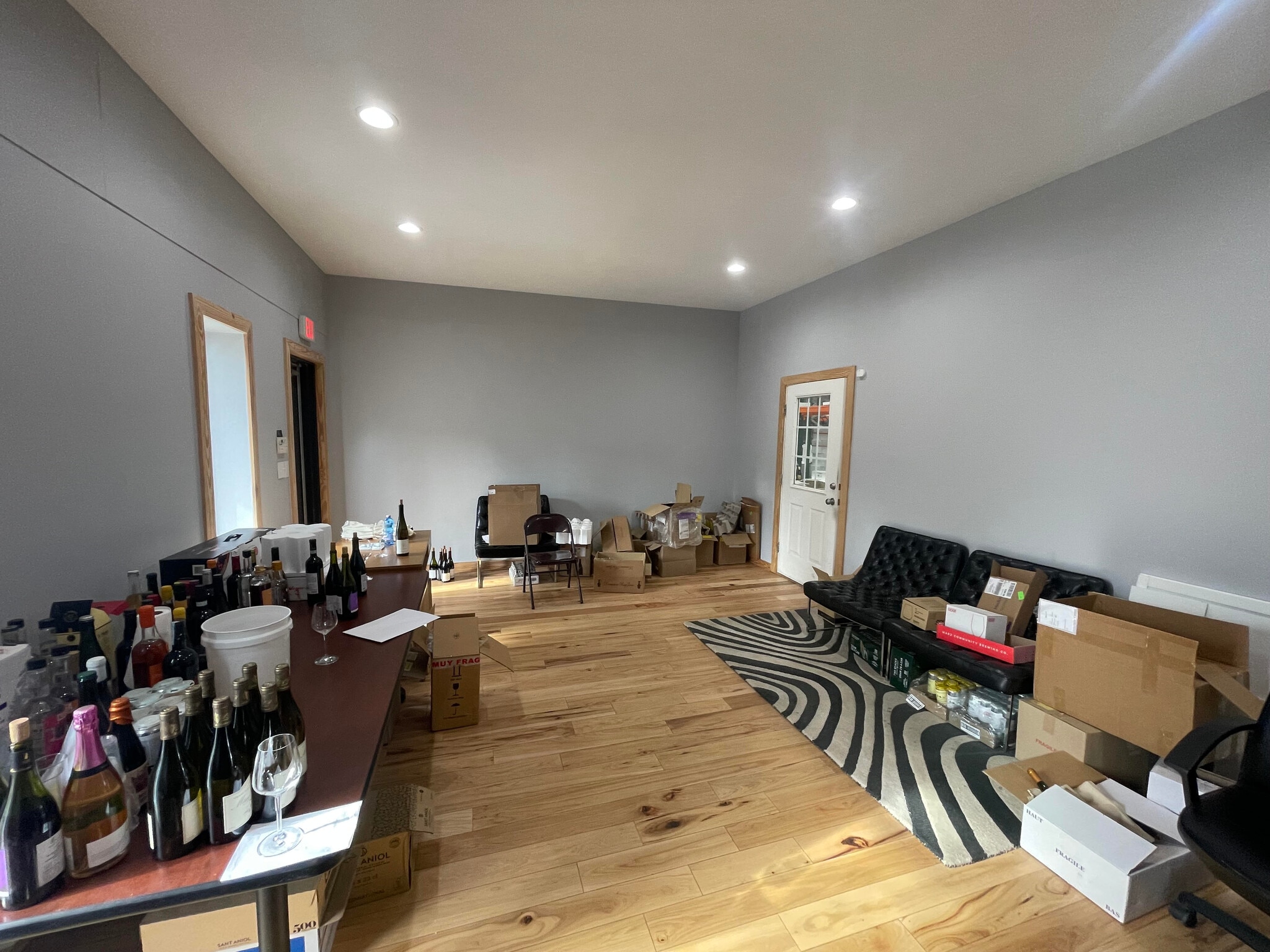 4504-4506 Bennett Memorial Rd, Durham, NC for lease Interior Photo- Image 1 of 6