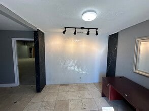 5021 Gordon Smith Dr, Rowlett, TX for sale Interior Photo- Image 2 of 4