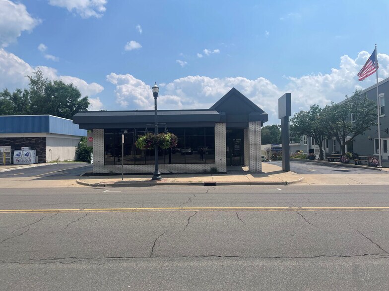 220 E Main St, Flushing, MI for sale - Building Photo - Image 1 of 1