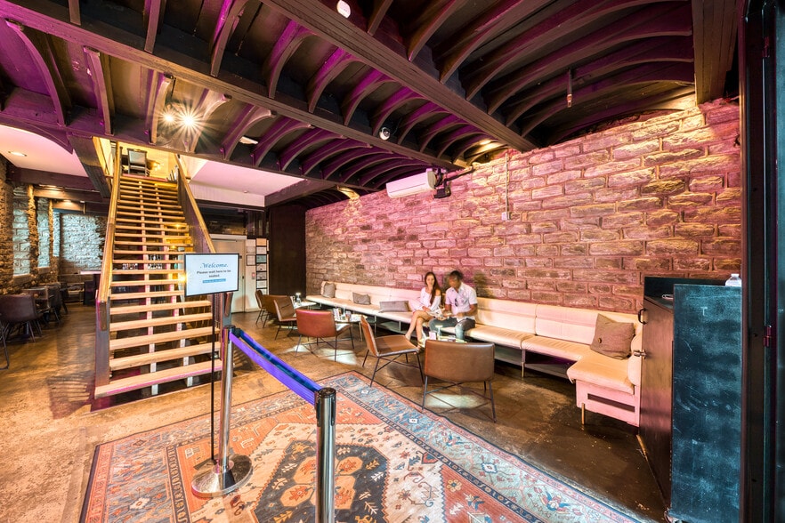 87 15th St NE, Atlanta, GA for sale - Interior Photo - Image 3 of 6