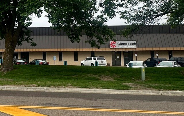 7071-7093 Shady Oak Rd, Eden Prairie, MN for lease Building Photo- Image 1 of 3