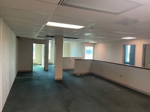 1 Broadway, Elmwood Park, NJ for lease Interior Photo- Image 1 of 7