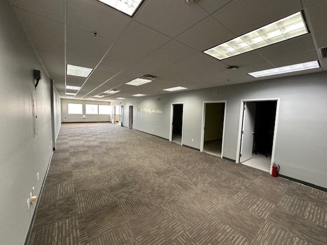 1300 Highland Corporate Dr, Cumberland, RI for lease Interior Photo- Image 1 of 3