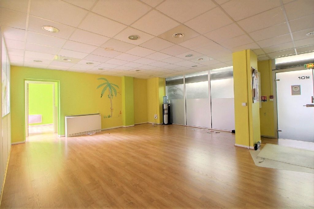 32 Rue De Paradis, Paris, PAR 75010 - Unit Lot 2 -  - Interior Photo - Image 1 of 5