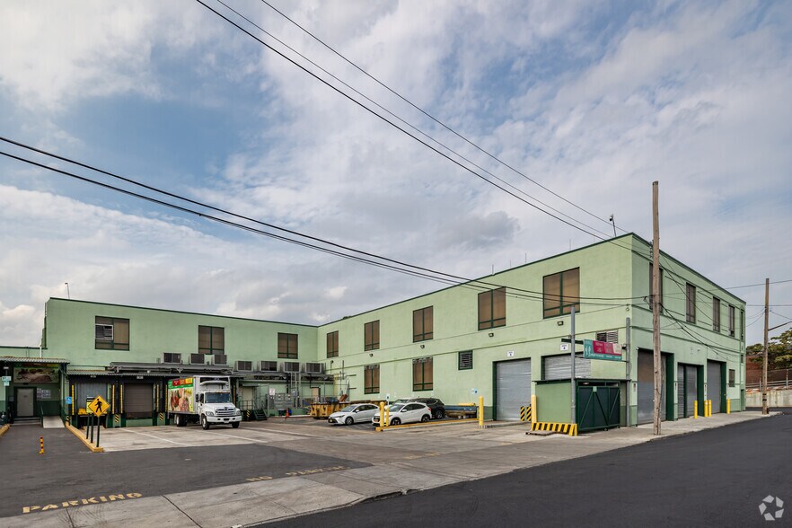 70-30 80th St, Glendale, NY for sale - Primary Photo - Image 1 of 1